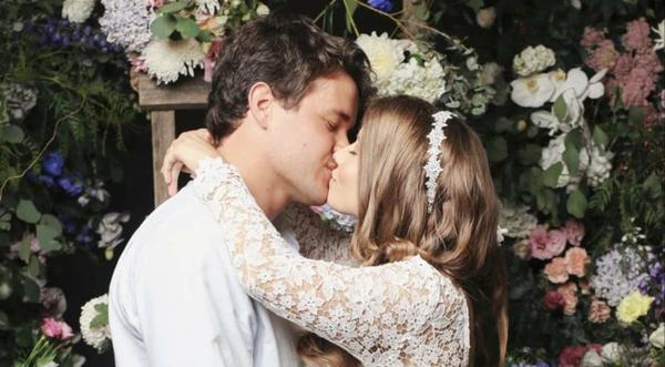 Bindi Irwin Marries Chandler Powell – No Guests At Wedding