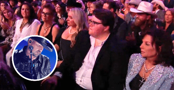 Toby Keith’s Family Cries During Emotional ACM Awards Tribute