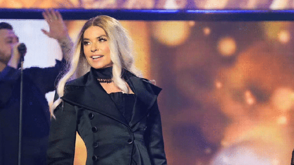 Shania Twain Shares Hilarious On-Stage Mix-Up