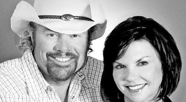 A Photographic Look At Toby Keith & Tricia Covel's Inspiring Love Story