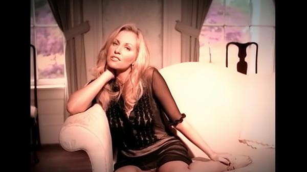 Deana Carter’s “Strawberry Wine” Is About Her Teenage Romance With A Now-Famous Actor