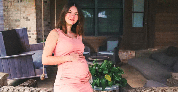 Teen “Duck Dynasty” Star Shares First Photos Since Pregnancy Announcement