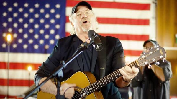 'Dukes of Hazzard' Star Tom Wopat Performs 'County Line' 