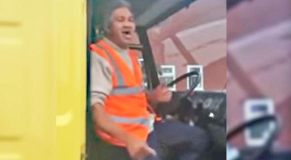 Delivery Driver Spontaneously Sings Elvis Classic – Sounds Just Like Him