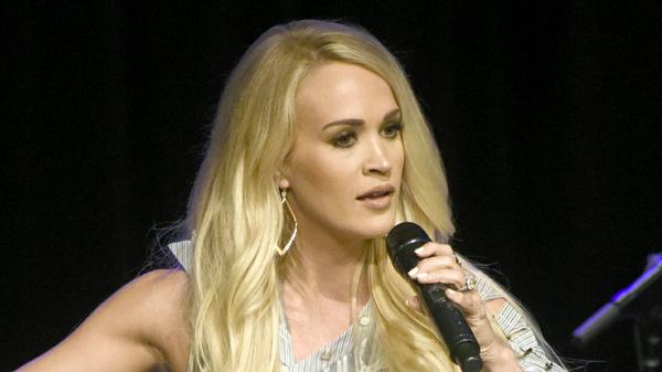 Carrie Underwood Debuts Baby Bump At Opry