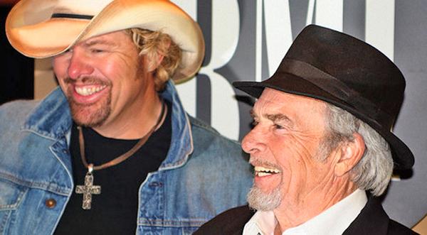 How Toby Keith Saved The Day During One Of Merle Haggard's Final Shows