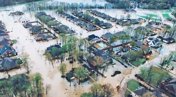 Duck Dynasty Cast Helps Neighbors During Flood