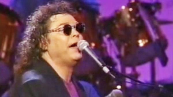 Days After Conway Twitty's Death, Ronnie Milsap Flawlessly Sang 'Hello Darlin'' In His Honor