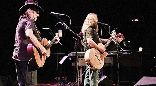 Heartbroken Willie Nelson Sings Famous Merle Duet With Jamey Johnson