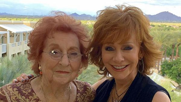 Reba McEntire's Mom Dead At 92