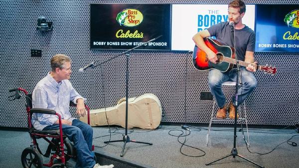 Josh Turner & Randy Travis Sing “Forever And Ever, Amen” Live On Air