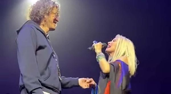 Shania Twain Sweetly Serenades Her Husband Onstage