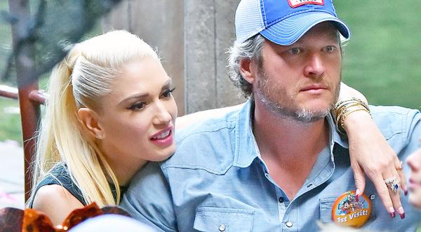 Blake Shelton Caught Checking Out Gwen's Assets In Hysterical Selfie
