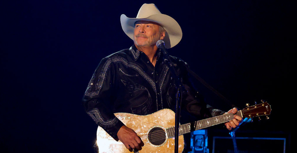 Alan Jacksons Performance Of “Remember When” 