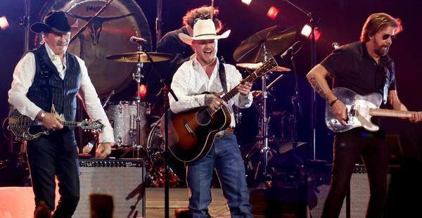ACM Awards: Brooks & Dunn And Cody Johnson Team Up For “Red Dirt Road”