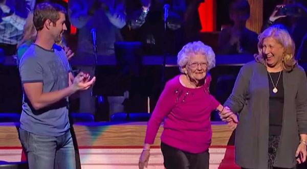 Josh Turner’s 98-Year-Old Grandma Performs “How Great Thou Art” At Grand Ole Opry