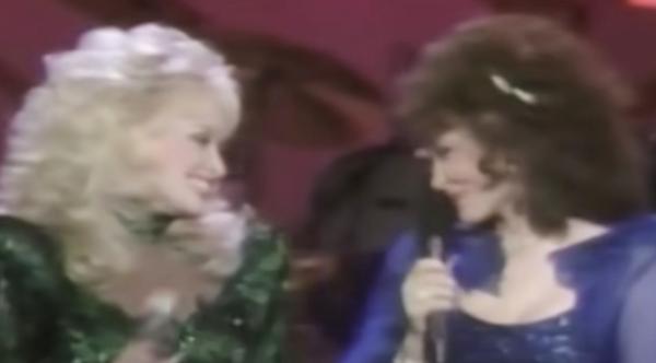 Dolly Parton Mourns “Sister” Loretta Lynn’s Passing