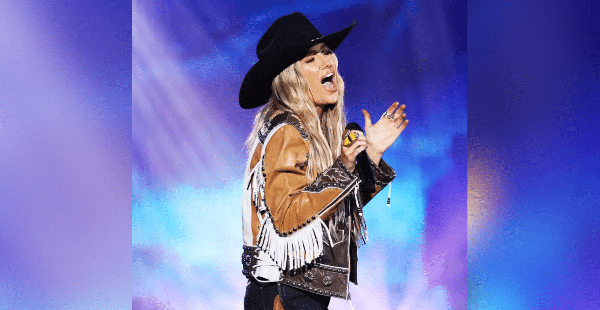  Lainey Wilson Sings “Country’s Cool Again” At People’s Choice Awards
