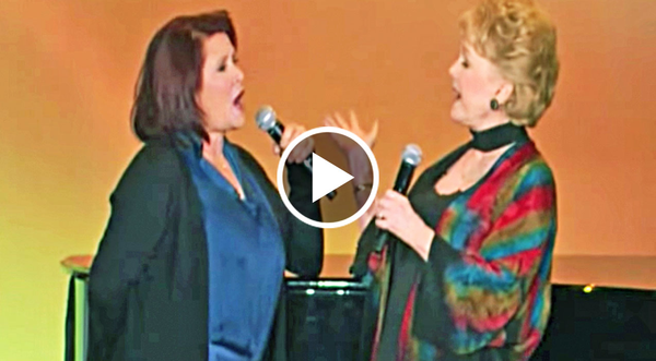 Debbie Reynolds & Carrie Fisher's Rare Duet Will Leave You In Tears