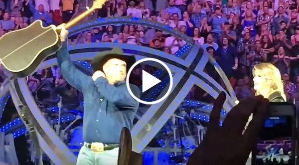 Trisha Yearwood Stops Garth Brooks Mid-Show To Deliver Shocking News