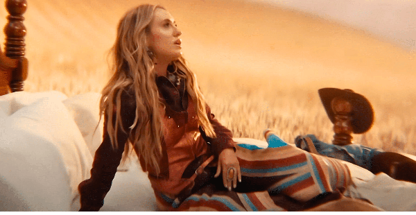 Lainey Wilson “Somewhere Over Laredo”