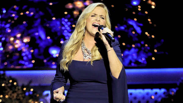 Trisha Yearwood Shares Stunning Rendition Of “O Holy Night” On “CMA Country Christmas”