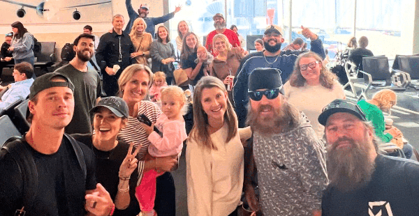 “Duck Dynasty” Family Shares A Touching Surprise Reunion At The Airport
