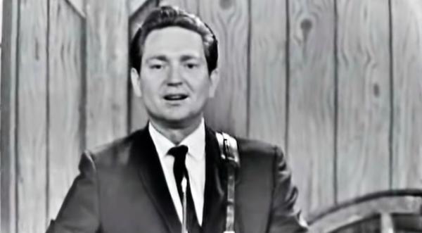 Willie Nelson Is Young, Beardless & Braidless In 1965 Performance