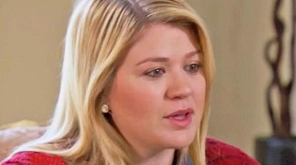 Kelly Clarkson Reveals Details About Doctor's Heartbreaking Wrong Diagnosis