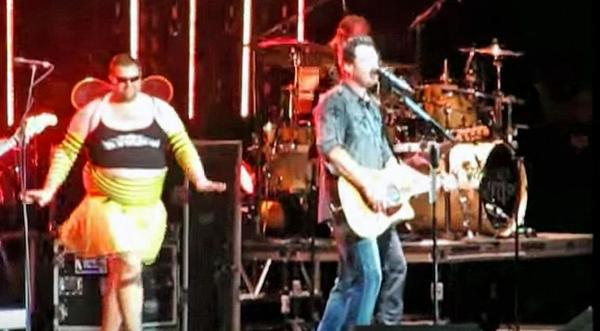 Brad Paisley Surprises Blake Shelton With Hysterical Onstage Prank