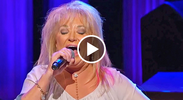 Tanya Tucker Brings Down The 'Opry' House With 'Delta Dawn' And 'Amazing Grace' Medley