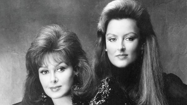 Wynonna Judd Talks About Her Mother’s Final Moments During Country Music Hall Of Fame Speech