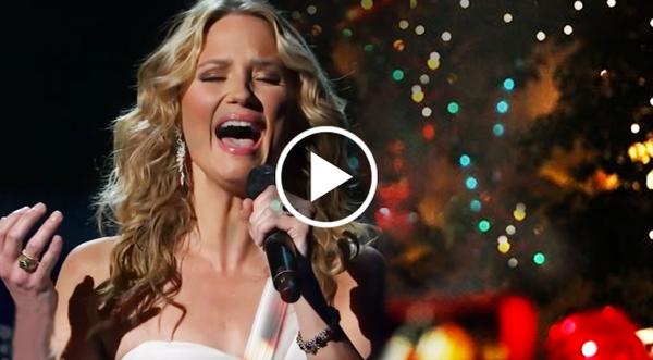 Heavenly "O Holy Night" and "Hallelujah" Mash Up Will Bring You To Your Knees