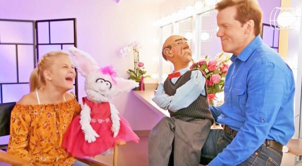 Jeff Dunham & Darci Lynne's Puppets Exchange Hilarious Banter Backstage