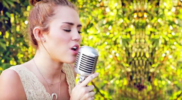 Miley Cyrus Shows Off Insane Vocals With Pure Country Rendition Of 'Jolene'