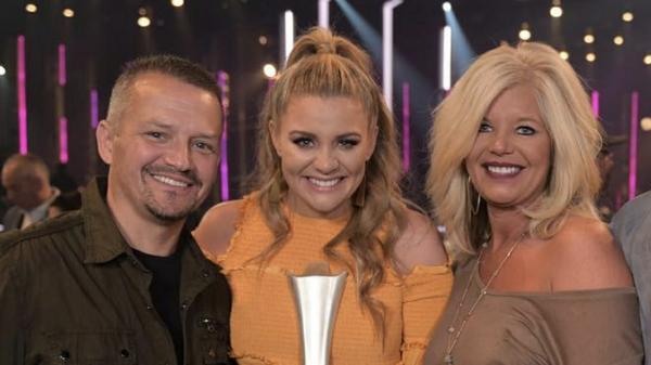Lauren Alaina Suffers Devastating Loss Of Family Member, Details Final Moments