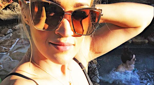 Carrie Underwood Flaunts Smokin' Hot Body At Jacuzzi