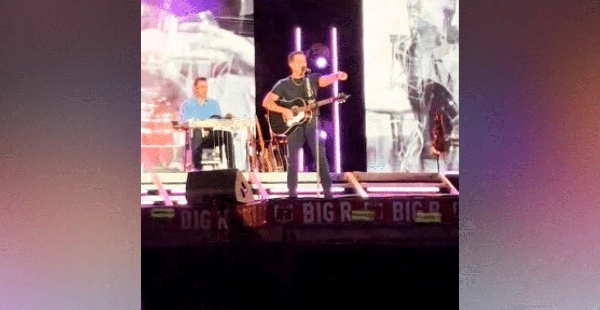 Scotty McCreery Stops Concert To Throw Out Man Who Hit A Lady