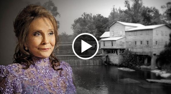 Loretta Lynn's Haunted Plantation Investigated: What They Discover Will Give You CHILLS!