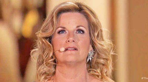 Trisha Yearwood Stuns In Passionate Performance Of 'Broken' At The Foot Of The Cross