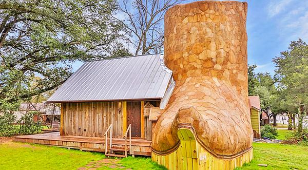 This Huge Cowboy Boot Is Actually A House…Bet You Want To See Inside