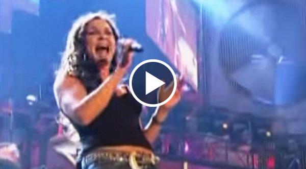 Fiery Gretchen Wilson Joins Rock Band For Kick Ass Performance Of 'Barracuda'