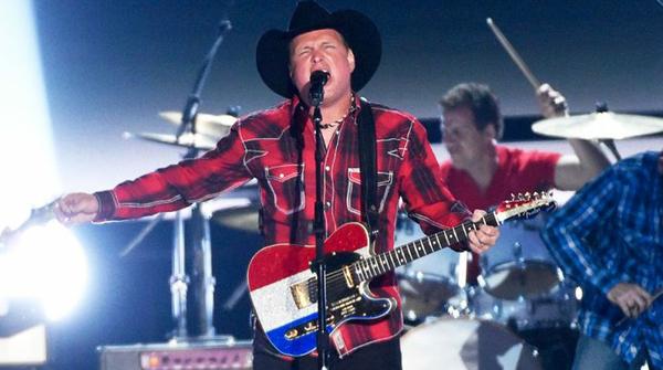 Garth Brooks Gives Heartbreaking Veterans Day Tribute Of Battle Song ‘Belleau Wood’