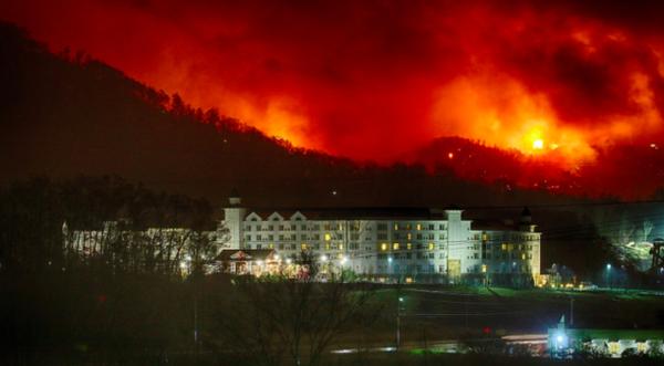 Wildfires Arrive At Dollywood's 'Doorstep', Park Suspends Operations