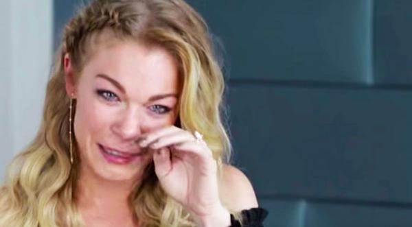 LeAnn Rimes Suffers A Tragic Loss, Has A 'Heavy Heart'