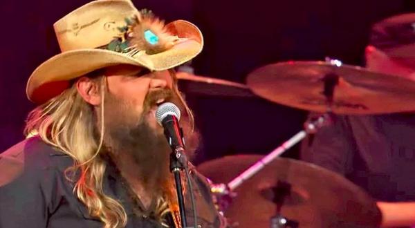 Chris Stapleton Revives Major Waylon Jennings Hit In Stellar Performance