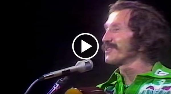 Marty Robbins Shines In Rare Live Performance Of 'El Paso'