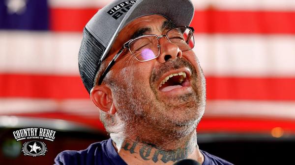 Aaron Lewis sings Patriotic Anthem 'Am I The Only One' (Live Acoustic) 🇺🇸