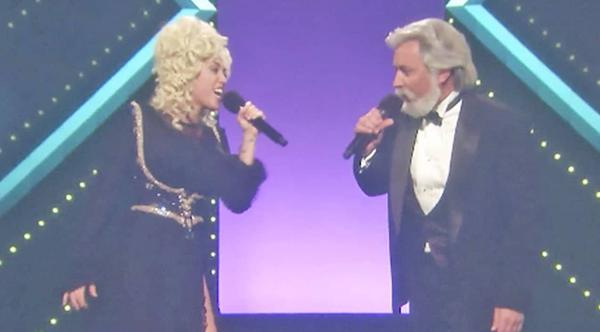 Jimmy Fallon And Miley Cyrus Dress Up As Kenny & Dolly For ‘Islands In The Stream’ Duet