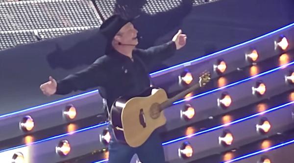 Woman Goes Into Labor During Garth Brooks Concert, Returns Home With Newborn